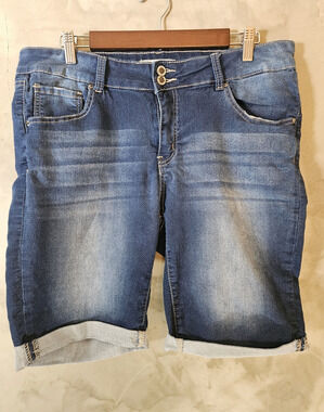 Angel Kiss Women's Blue Denim Bermuda Shorts Size 20 Mid Rise Stretch